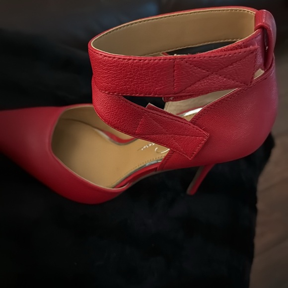 Jessica Simpson Cassius red heels - Picture 5 of 10